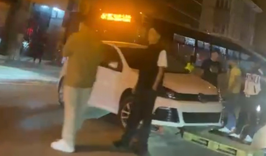 Eskişehir’de Otomobil Dubalara Saplandı Askıda Kaldı