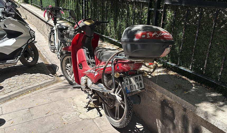 Eskişehir’de Park Halindeki Motosiklet Çalıntı Çıktı!