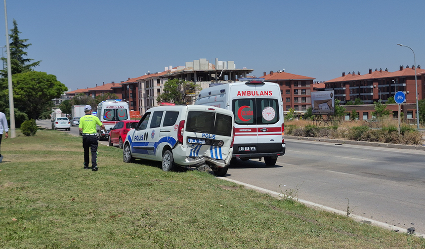 Eskişehir’de Peş Peşe Kaza! Aralarında Polis ve Bekçinin de Bulunduğu Çok Sayıda Yaralı Var!