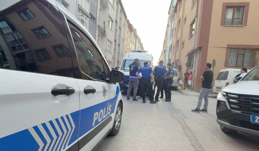 Eskişehir’de Sokakta Düşen Yaşlı Adam Evinin Önünde Can Verdi!