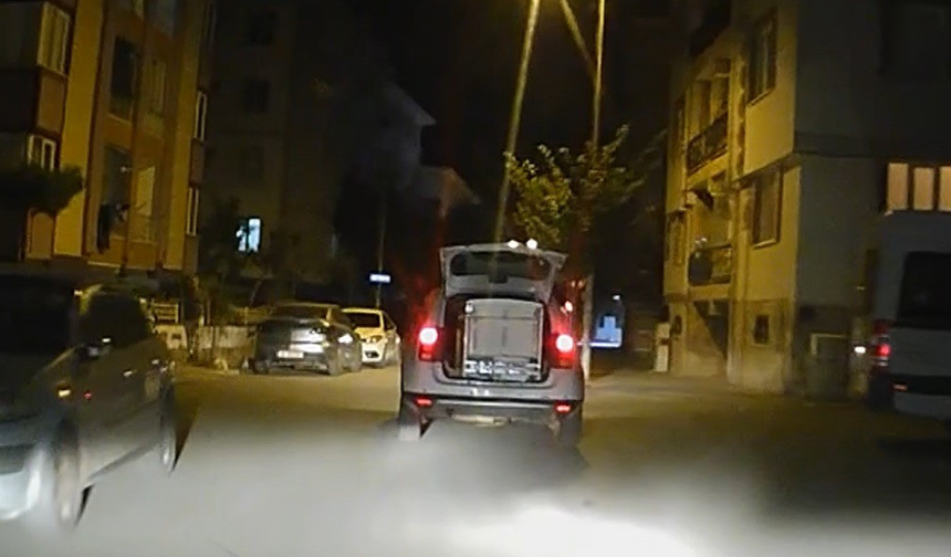 Eskişehir’de Tehlikeli Yolculuk! İple Bağlayıp Trafiğe Çıktı