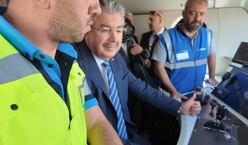 Vali Yılmaz Eskişehir’de Üretilen Yerli Lokomotifi Sürdü!