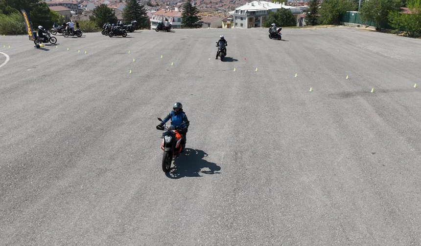 Eskişehir’de Motosiklet Sürücülerine Ücretsiz Eğitim!