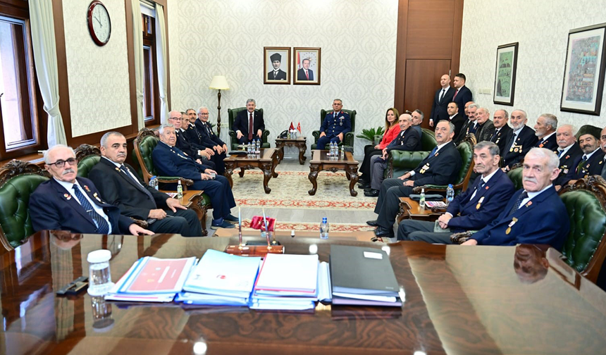 Eskişehir Valisi Erdinç Yılmaz Gazileri Makamında Ağırladı
