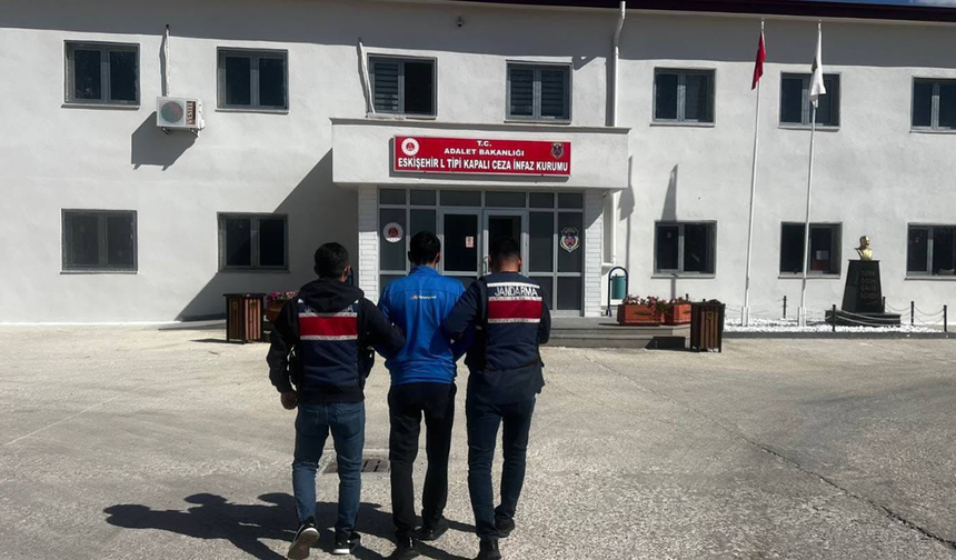 Eskişehir’de 47 Yıl Hapis Cezasıyla Aranıyordu! Jandarmadan Kaçamadı