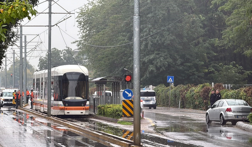 Eskişehir’de Katener Arızası Nedeniyle Tramvay Seferleri Aksadı!