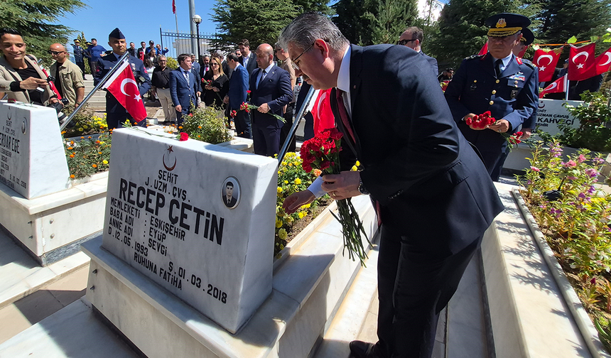 Eskişehir’de Kurtuluşun 104. Yıl Dönümünde Şehitler Dualarla Anıldı!