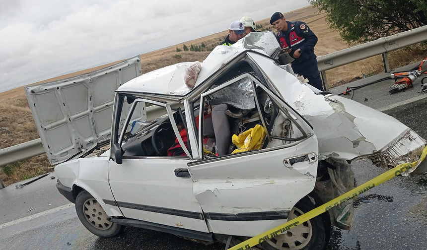 Eskişehir’de Tırın Arkadan Çarptığı Otomobildeki 2 Kişi Hayatını Kaybetti!