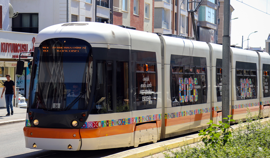 Eskişehir’de Tramvay Kazası Nedeniyle Acil Durum Otobüsleri Devreye Girdi!