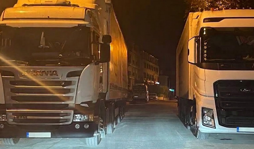 Eskişehir’de Yan Yana Park Edilen İki Tır Sürücülere Zor Anlar Yaşattı!