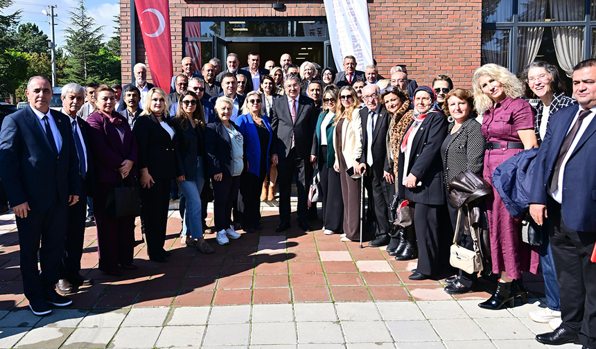 Eskişehir Valisi Yılmaz Muhtarlarla Bir Araya Geldi!