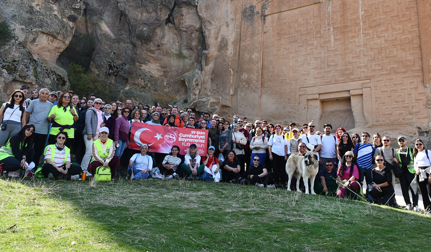 Eskişehir’de 250 Kişi Cumhuriyet Coşkusu İçin Frig Vadisi’nde Buluştu!