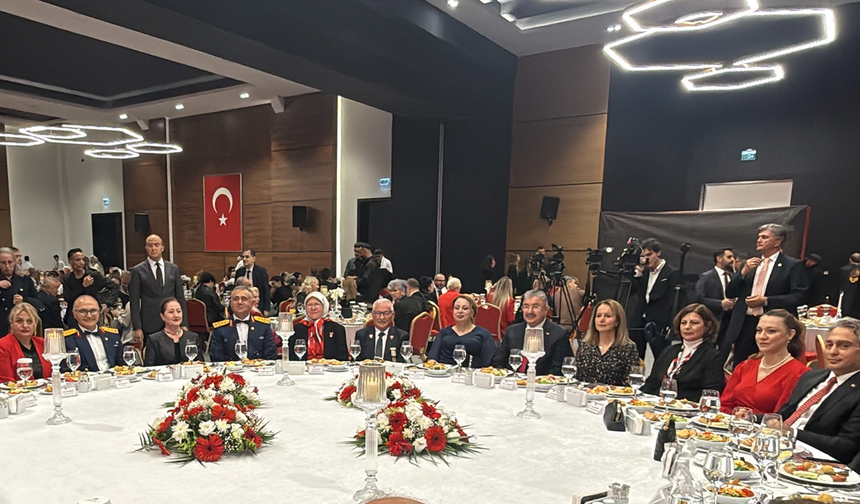 Eskişehir'de Cumhuriyet'in 103. Yılı Resepsiyonla Kutlandı!