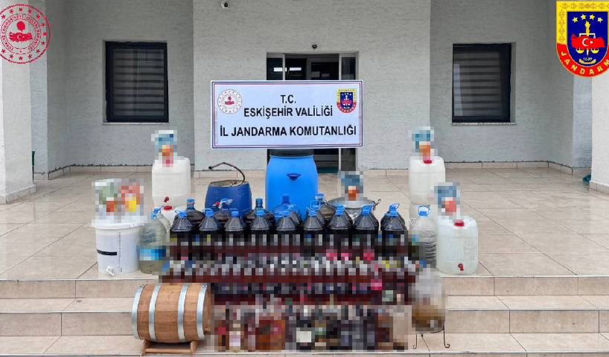 Eskişehir’de Evini Adeta Alkol Fabrikasına Çeviren Şahıs Yakalandı!