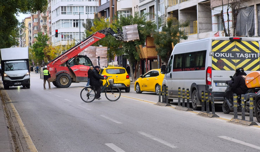 Eskişehir’de İnşaat Çalışması Trafiği Adeta Felç Etti!
