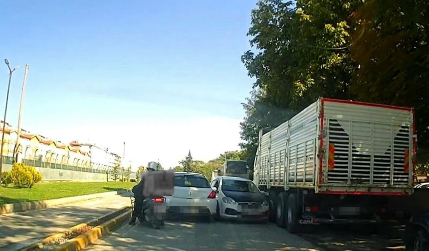 Eskişehir’de Ters Yöne Giren Otomobil Kazaya Davetiye Çıkardı!