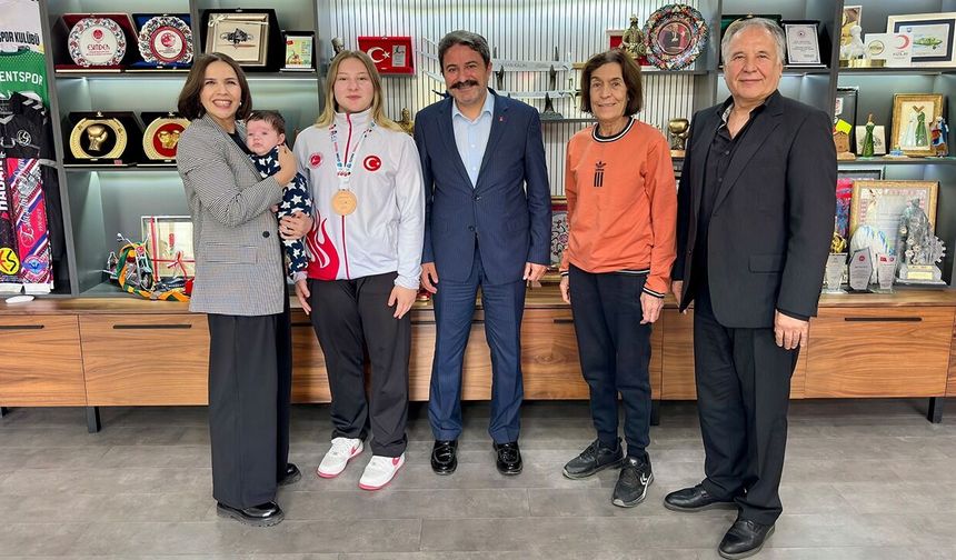 Eskişehirli Melek Ensağlam'dan Dünya Çapında Önemli Başarı!