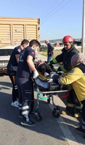 Denizli’de sabah saatlerinde otomobilin park halindeki tıra arkadan çarpması sonucu meydana gelen kazada anne baba öldü, 5 yaşındaki çocukları yaralı kurtuldu.