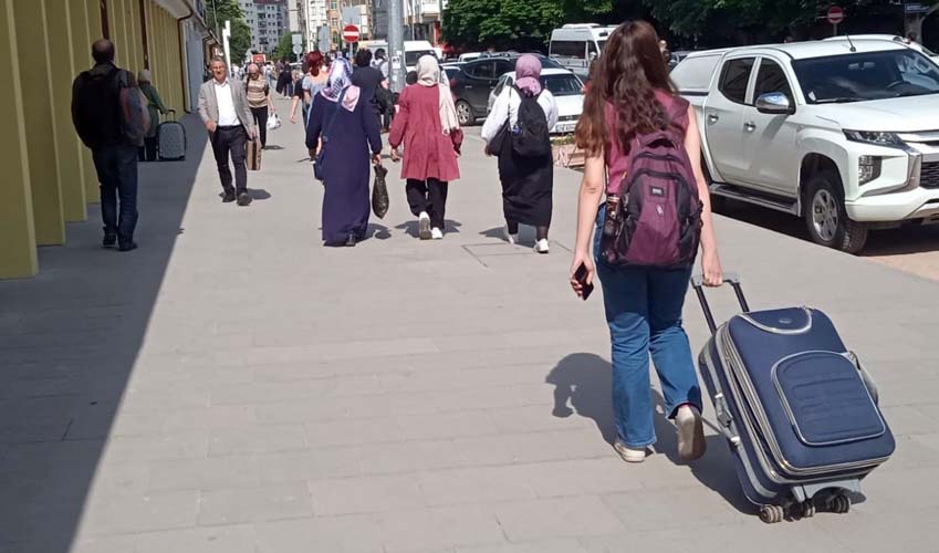 Kurban Bayramı tatilinin 9 gün olarak açıklanmasının ardından Eskişehir'de yaşayan birçok kişi şehir dışı planı yaptı. 