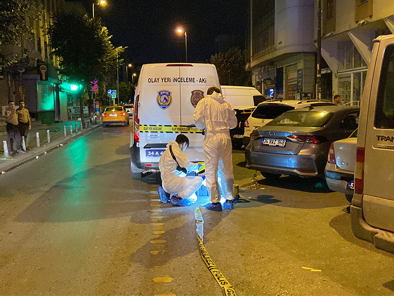 Mahmutbey Caddesi'nde Ekipler Inceleme Başlattı