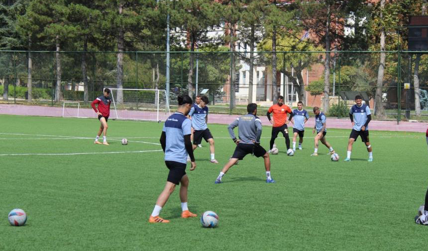 Anadolu Üniversitesi Silifke Belediyespor Ile Olacak Maç Hazırlıklarına Başladı