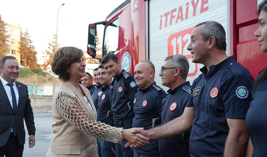 Ayşe Ünlüce İtfaiyeciler Haftası Kapsamınsa İtfaiye Daire Başkanlığı'nı Ziyaret Etti