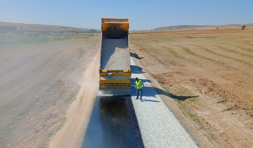 Büyükşehir Belediyesi Yol Yapım Bakım Ve Onarım Dairesi Başkanlığı Ekipleri, Konforlu Ve Güvenli Yollar Için Çalışmalarına Devam Ediyor