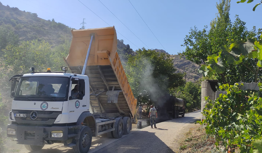 Ebb Ekipleri Sivrihisar Ve Mihalgazi Ilçelerinde Çalışma Gerçekleştirerek Yolları Yeniledi