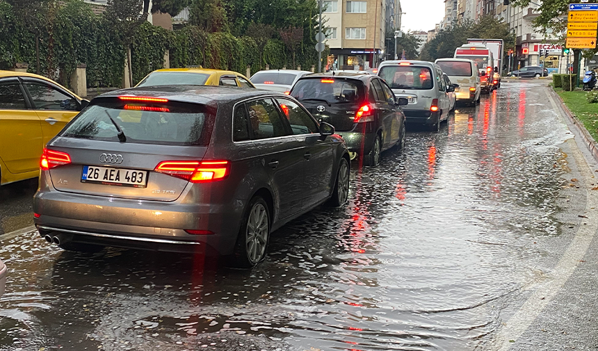 Eskişehir Güne Yağmurla Uyandı