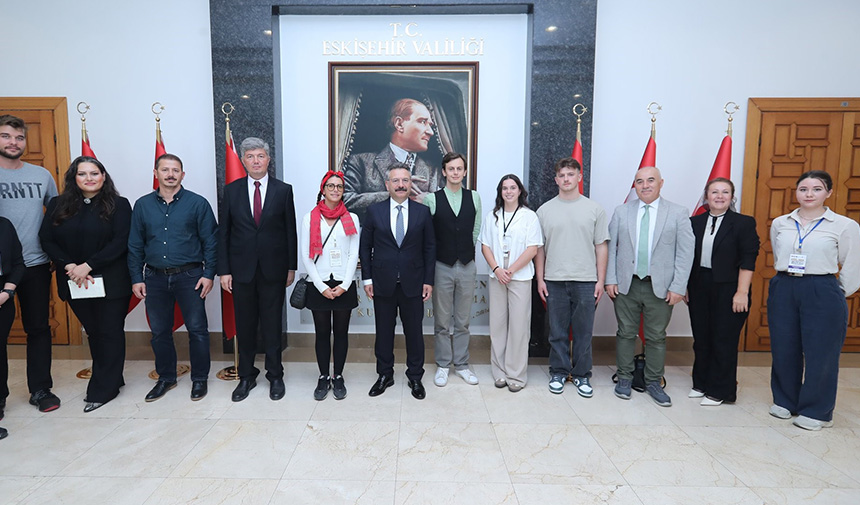 Eskişehir'de Genç Aşçılar Geleceğim Mutfağım Projesinden Vali Aksoy'a Ziyaret