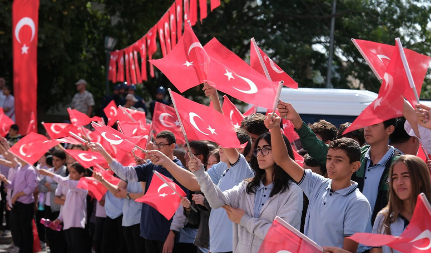 Hükümet Meydanında Düzenlenen Etkinliklerle Kutlamalar Devam Etti.