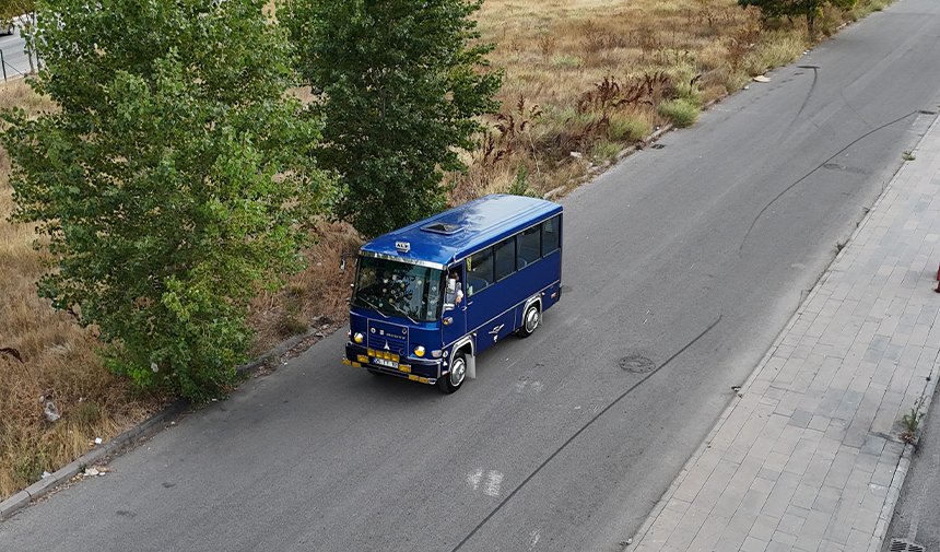 Çocukken Hayranı Olduğu Dolmuşu 2 Milyon Tl'ye Aldı, Aylık 25 Bin Tl Ceza Ödüyor