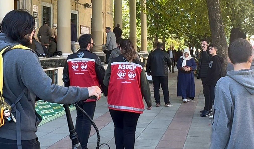 Eskişehirde Yoksul Ve Sokakta Çalıştırılan Çocuklarla Ilgili Çalışma Yapıldı