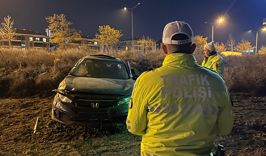 Trafik Polisleri Kazaya Hızla Müdahale Etti