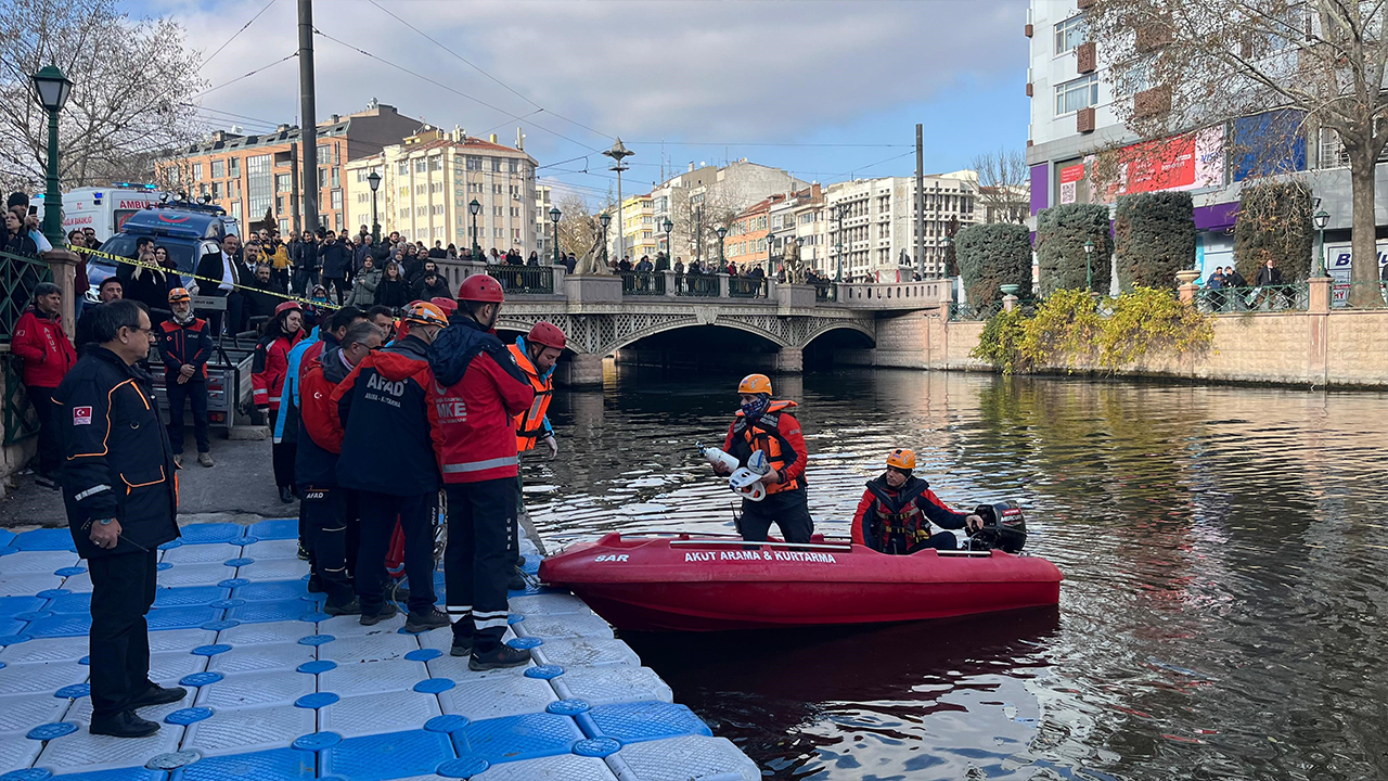 Eskişehir'de, Acil Sağlık Hizmetleri Haftası Çerçevesinde ‘Suda Boğulma Vakası Tatbikatı' Düzenlendi