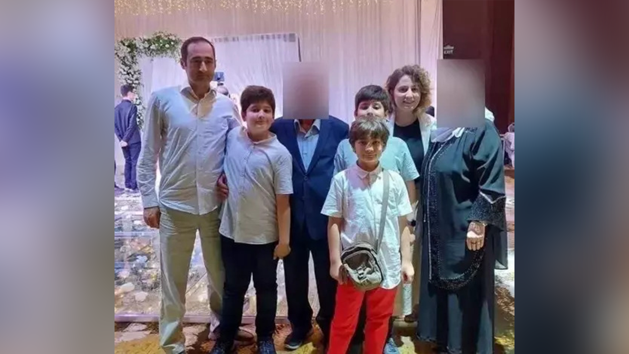 Doktor Ahmet (44), öğretmen eşi Habibe (40), ikiz çocukları Sedat (11) ve Vedat (11) ile küçük çocukları Esat Çetiz (9) de yangında hayatını kaybetti.