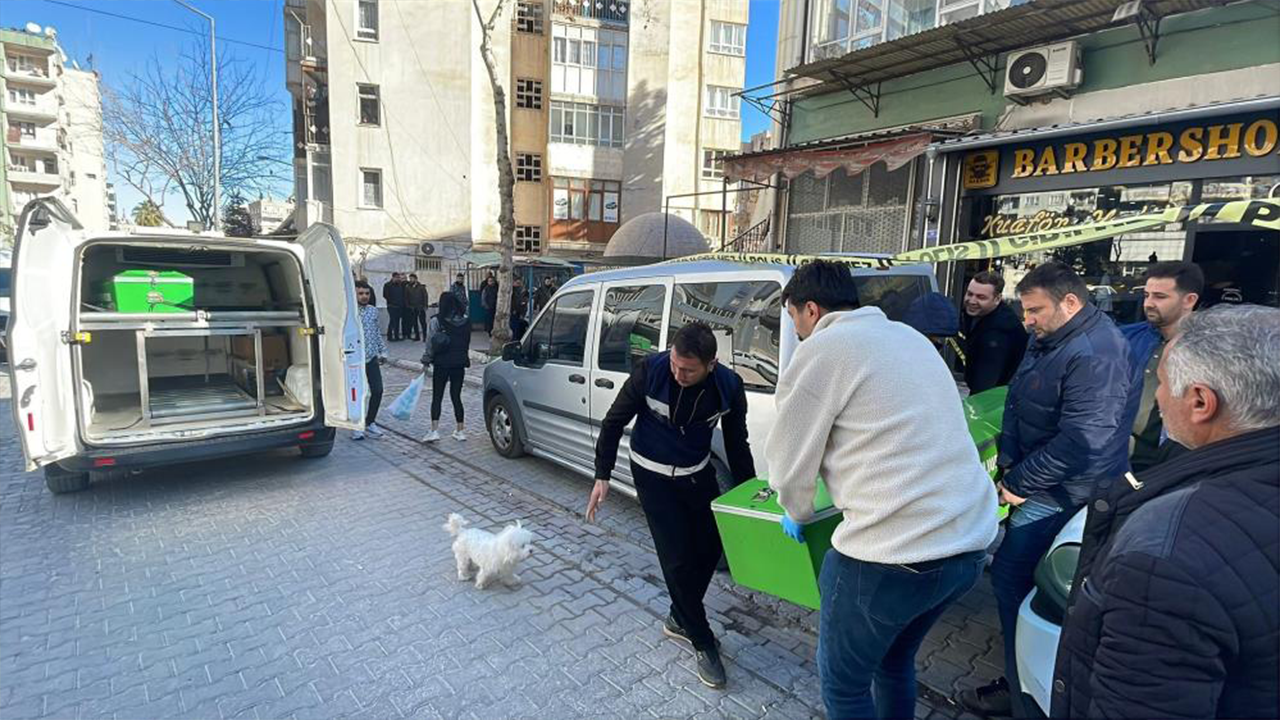 Tıraş Olmak İstedi Canından Oldu