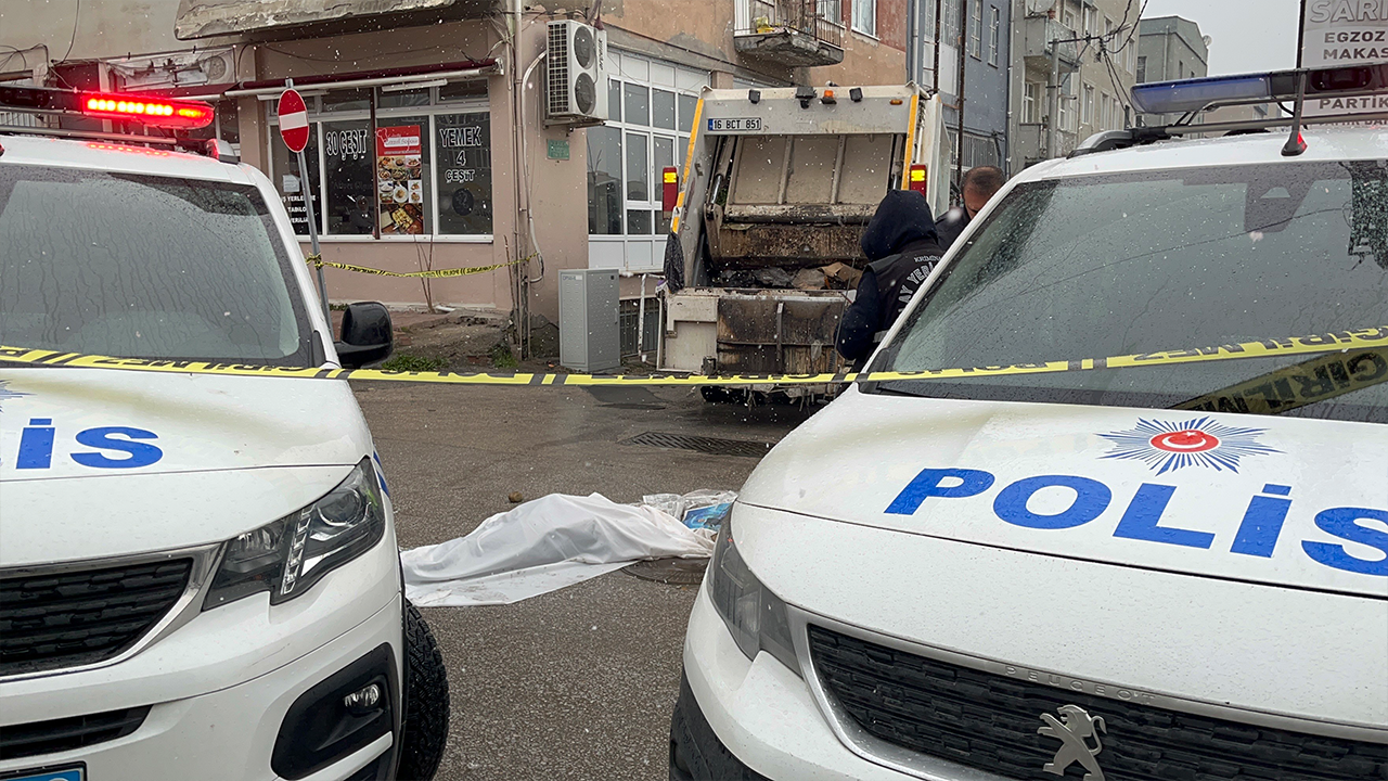 Bursa'da Çöp Kamyonu Yaşlı Kadını Ezdi