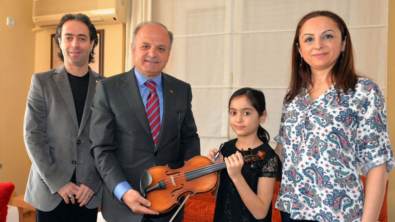 Genç Keman Sanatçısı Laçin Akyol Hayatını Kaybetti