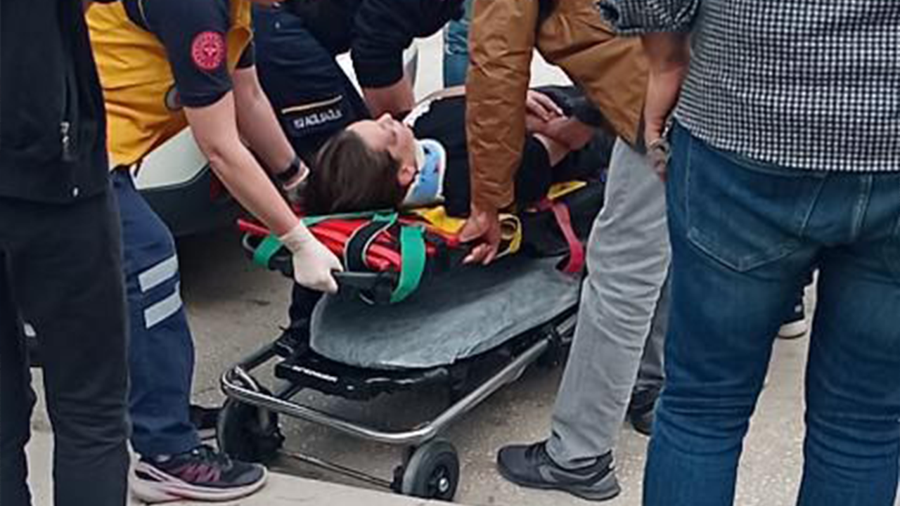 Eskişehir’de Yürekleri Ağza Getiren Kaza! Araç Genç Kıza Çarptı
