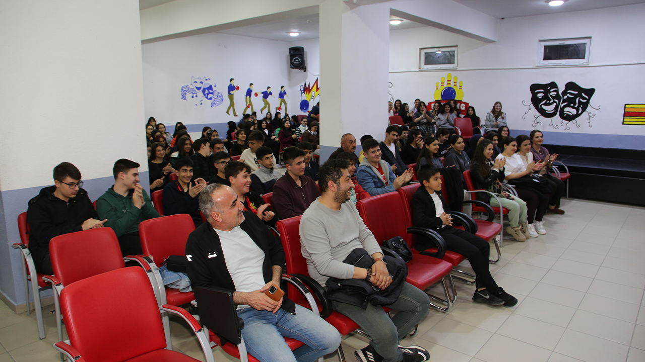 Habil Dökmeci İftarda Öğrencilerle Bir Araya Geldi