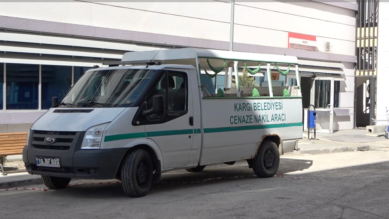 Yaşlı Kadını Katledip Evini Ateşe Verdiler!