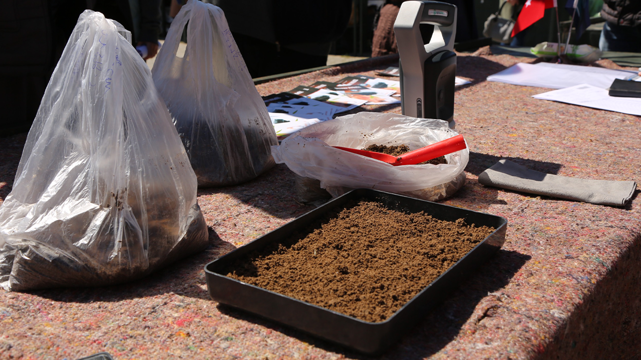 Büyükşehir’den Üretici Kadınlara Ücretsiz Toprak Analizi Desteği