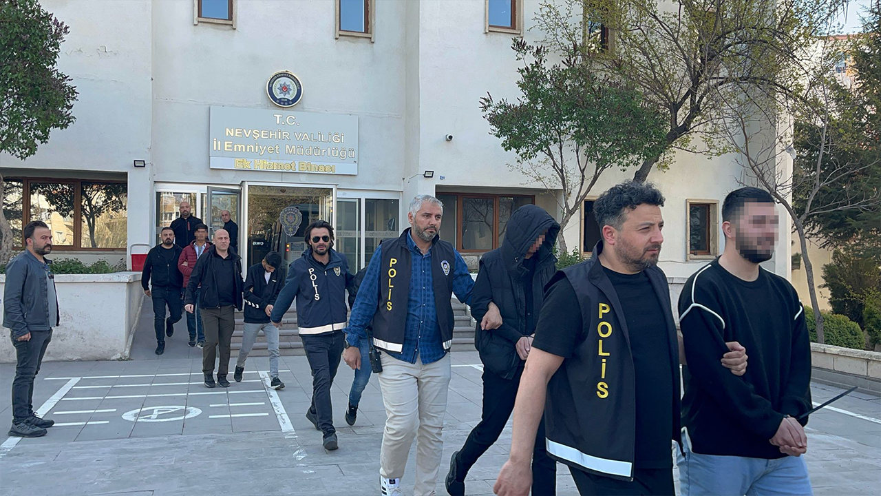 Eskişehir'de Pkk’ya 10 Milyonluk Finans Sağlayan Sahte Avukat Çetesi Çökertildi!