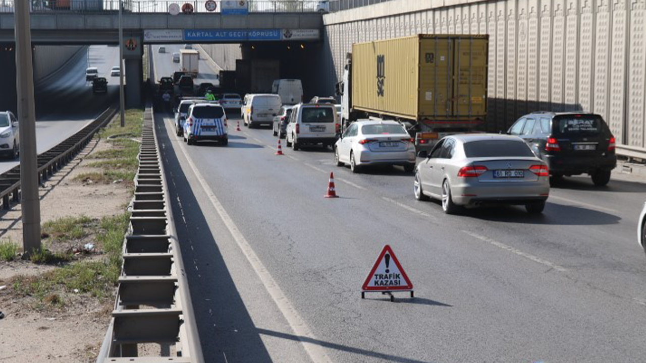 Eskişehir’de Şok Anlar Polis Kimlik Sorunca Köprüden Yola Atladı