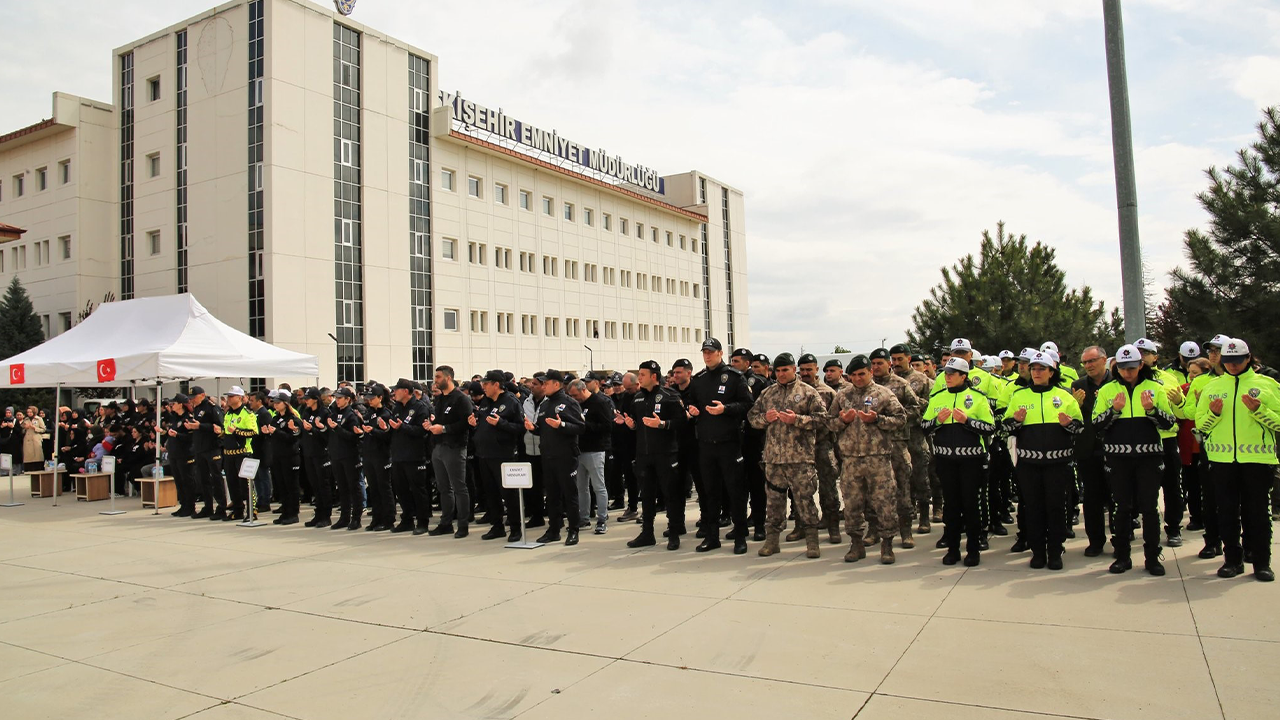Eskişehir’de Vefat Eden Polis Memuru Son Yolculuğuna Uğurlandı