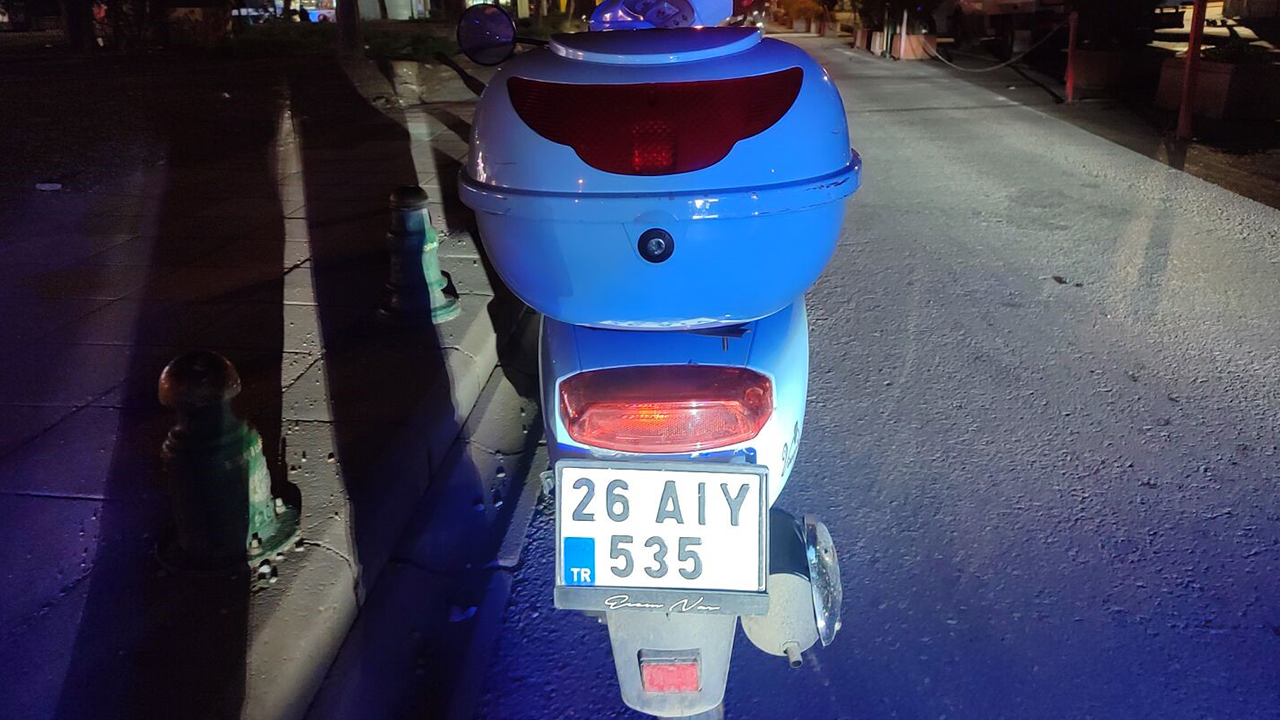 Eskişehir’de Yol Ortasındaki Zincir Kazaya Neden Oldu1