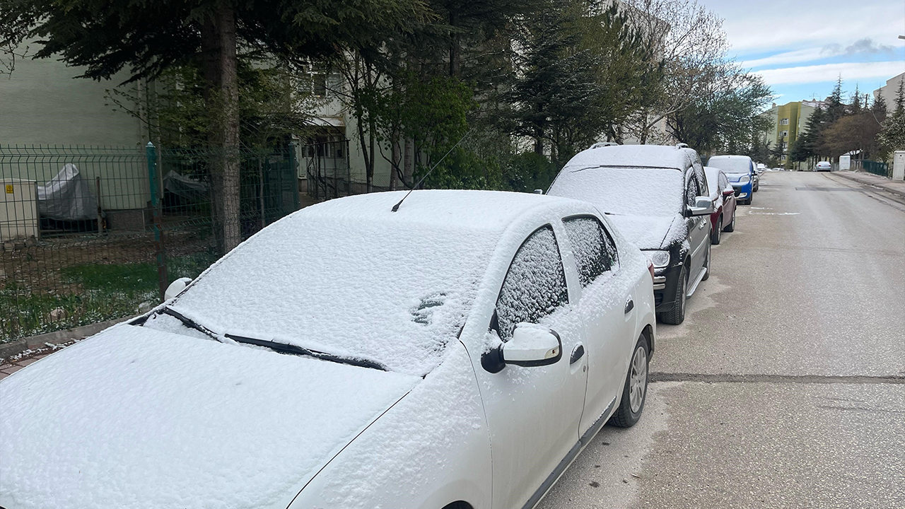 Eskişehir'in Yüksek Kesimleri Beyaza Büründü