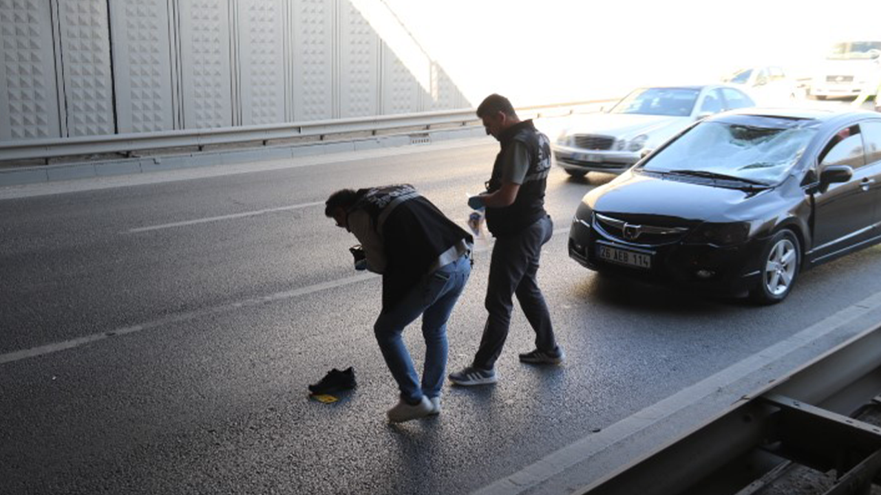 Polis Kimlik Sorunca Alt Geçit Köprüsünden Yola Atladı