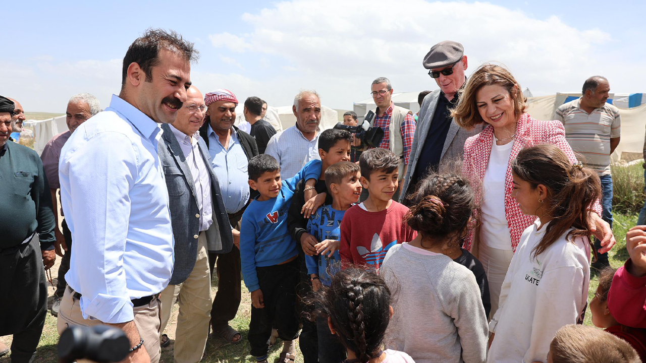 Ayşe Ünlüce Ve Milletvekili Mahmut Tanal Mevsimlik İşçiler